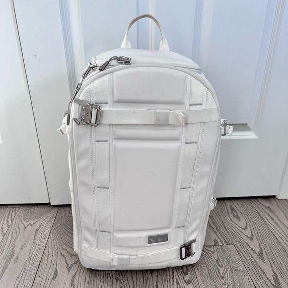 DB Backpack - Picture 1 of 3
